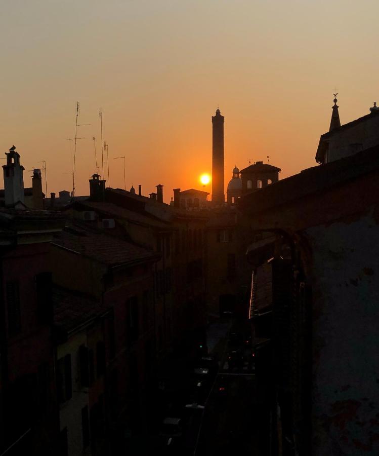 Healthy Flat Bologna - Tower Skyline View Appartement Buitenkant foto
